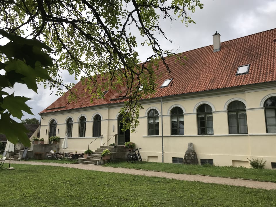 Außenansicht Kavaliershaus Suitehotel am Finckener See