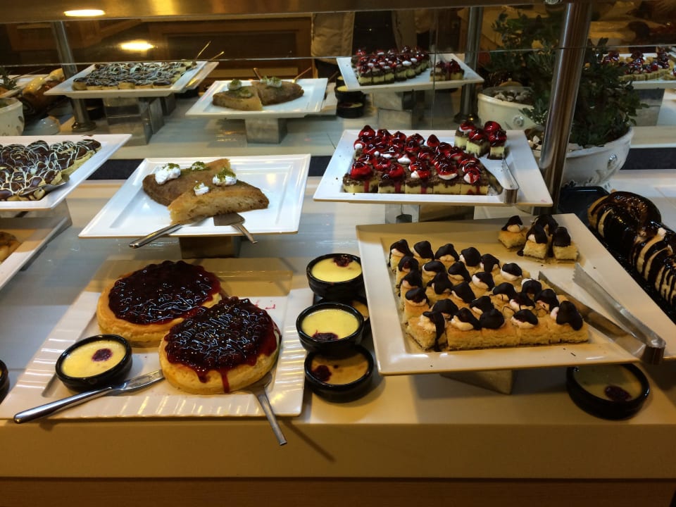 Buffet täglich was anderes Ramada Plaza by Wyndham Antalya