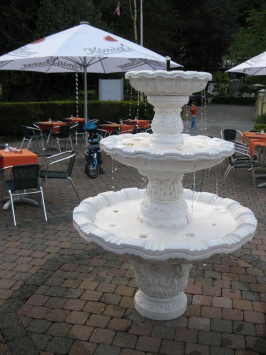 Brunnen auf der Sonnenterrasse Landhotel Kallbach