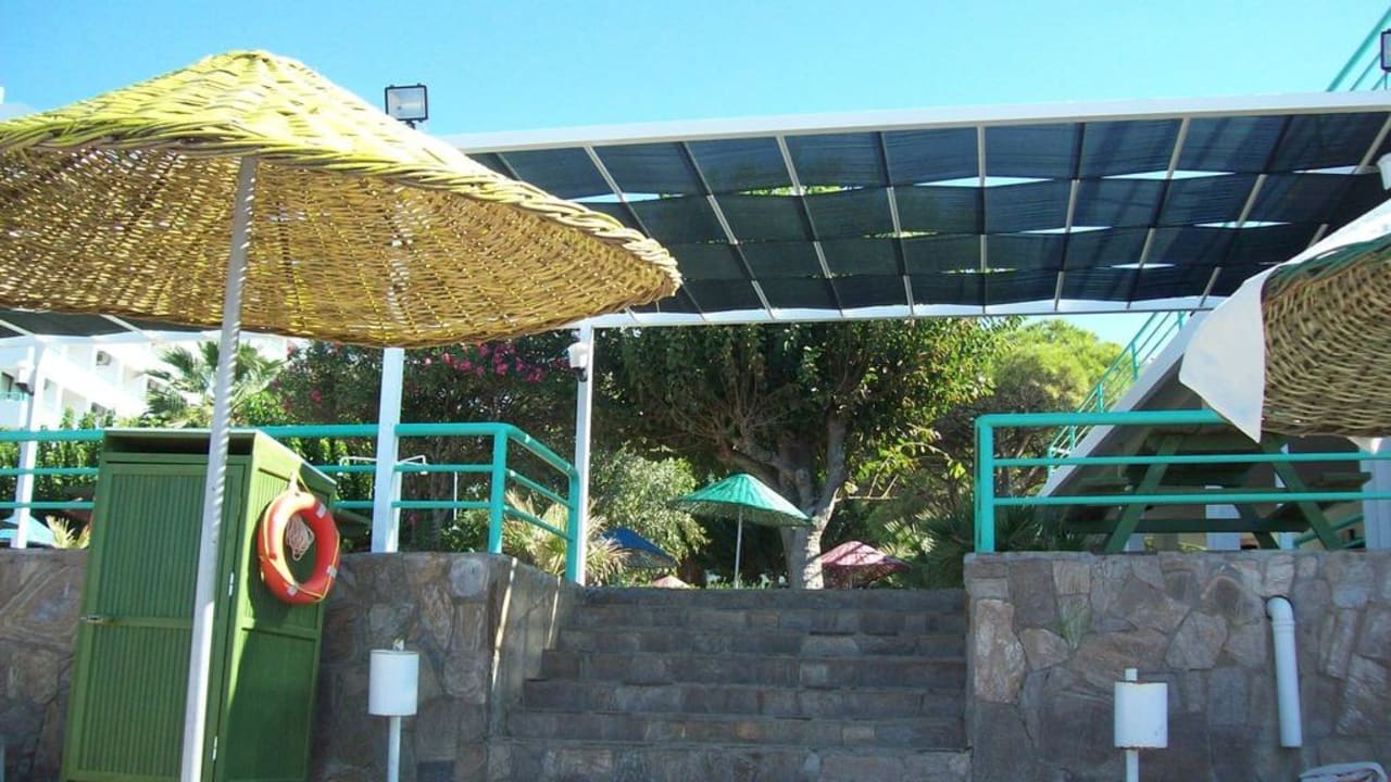 Treppe zum Strand Hotel Grand Efe