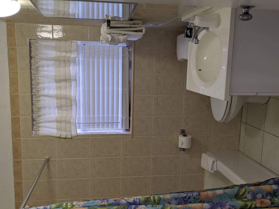 Zimmer Breakaway Inn Guest House