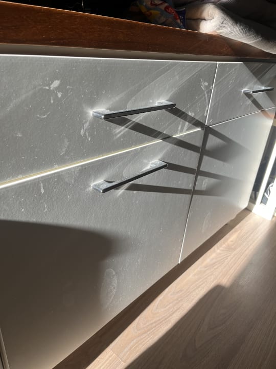 Zimmer Well Palace Side