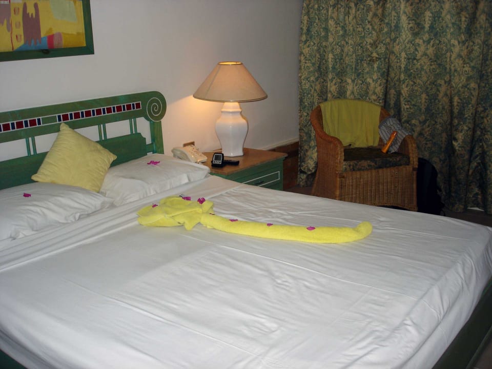 Bungalow Block O, Innenansicht Bett Giftun Azur Resort