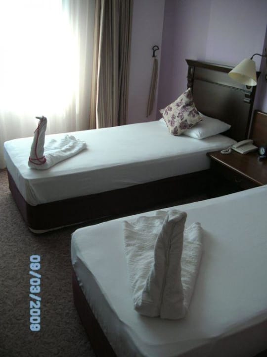 Überraschung im Schlafzimmer Hotel Royal Garden Beach