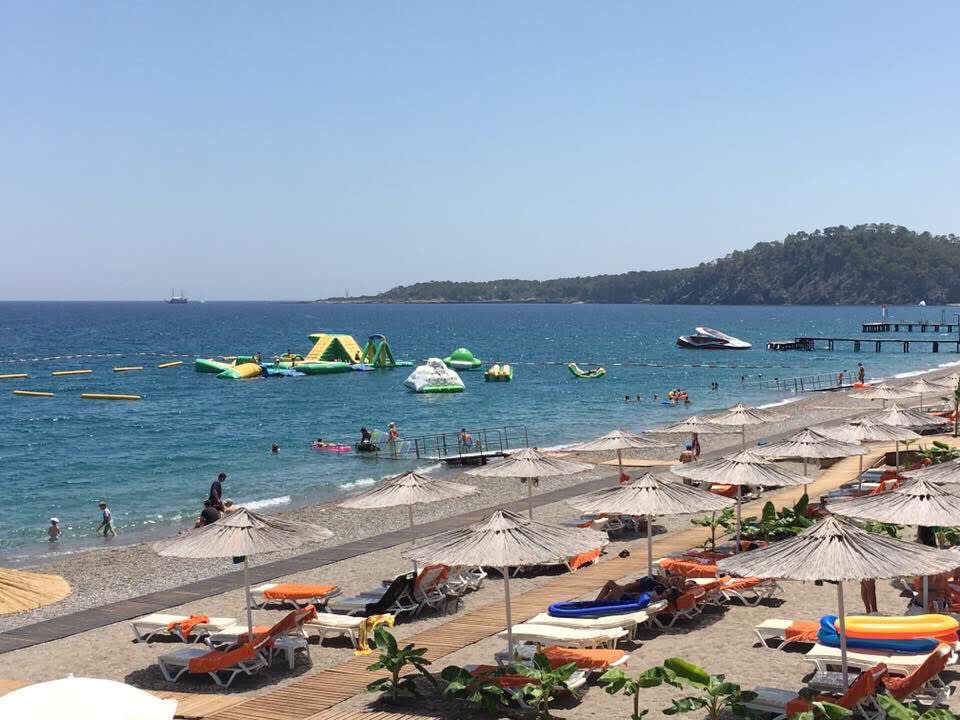 Strand Emelda Sun Club
