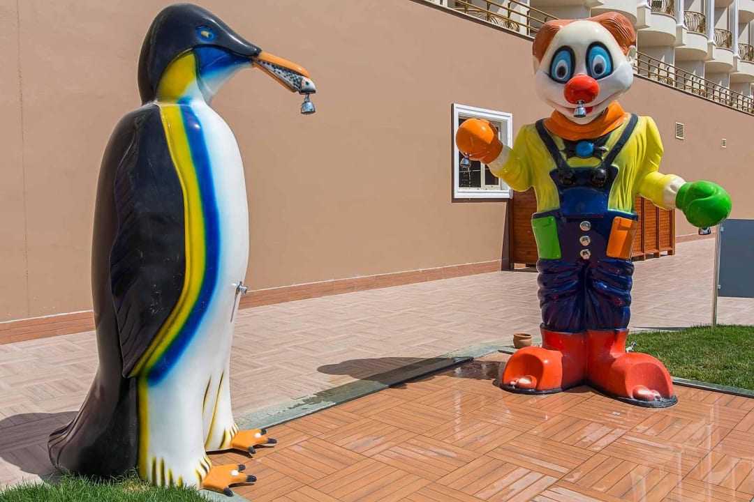 Hoteleigener Aquapark: Kinderduschen Kirman Belazur Resort & Spa