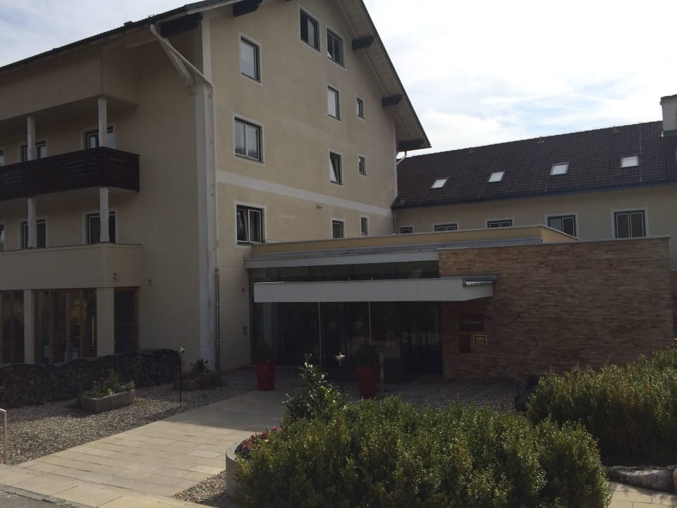 Blick vom Parkplatz Hotel Relais & Chateaux Hanner