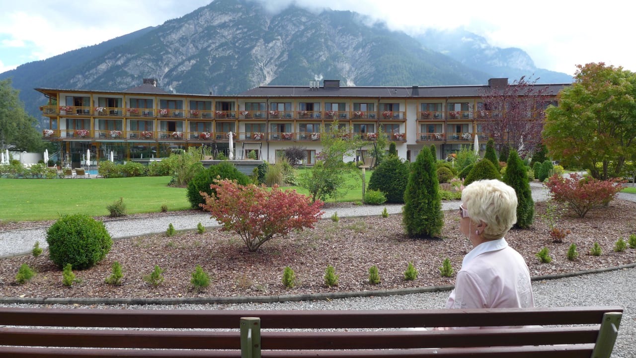 Große Gartenanlage aja Fürstenhaus am Achensee