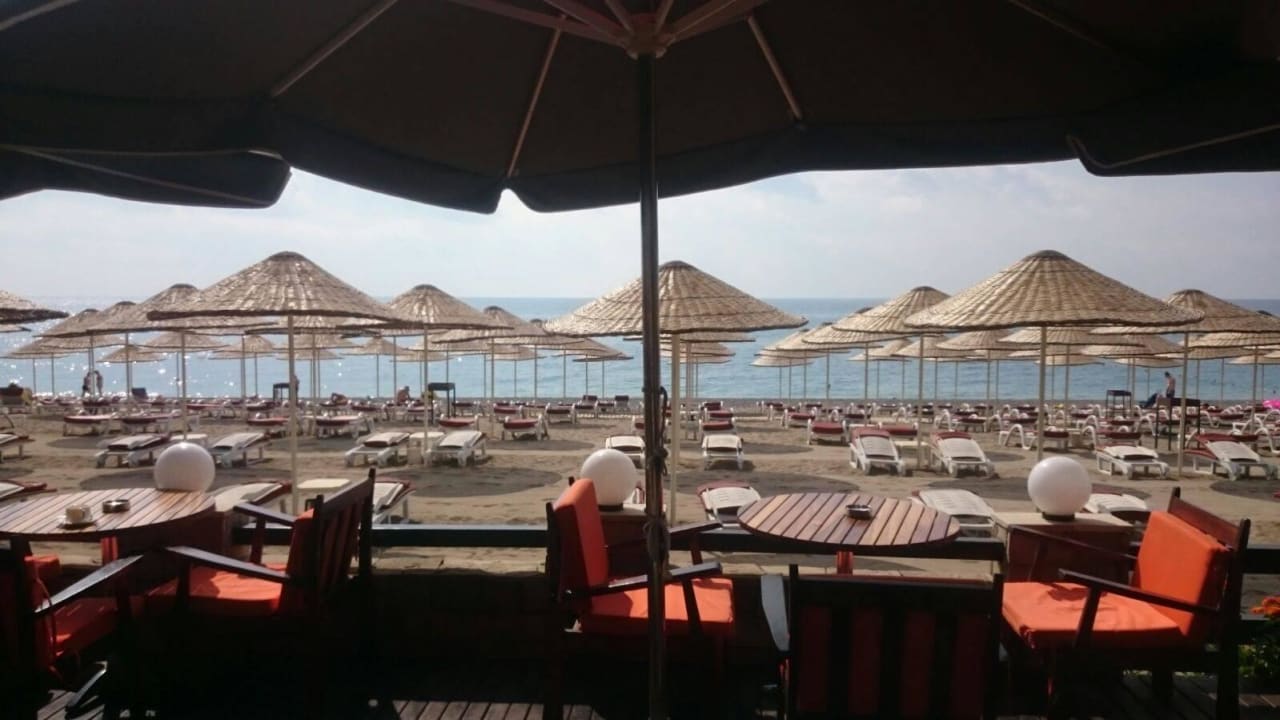 Ausblick von Terrasse der Poolbar Club Boran Mare Beach