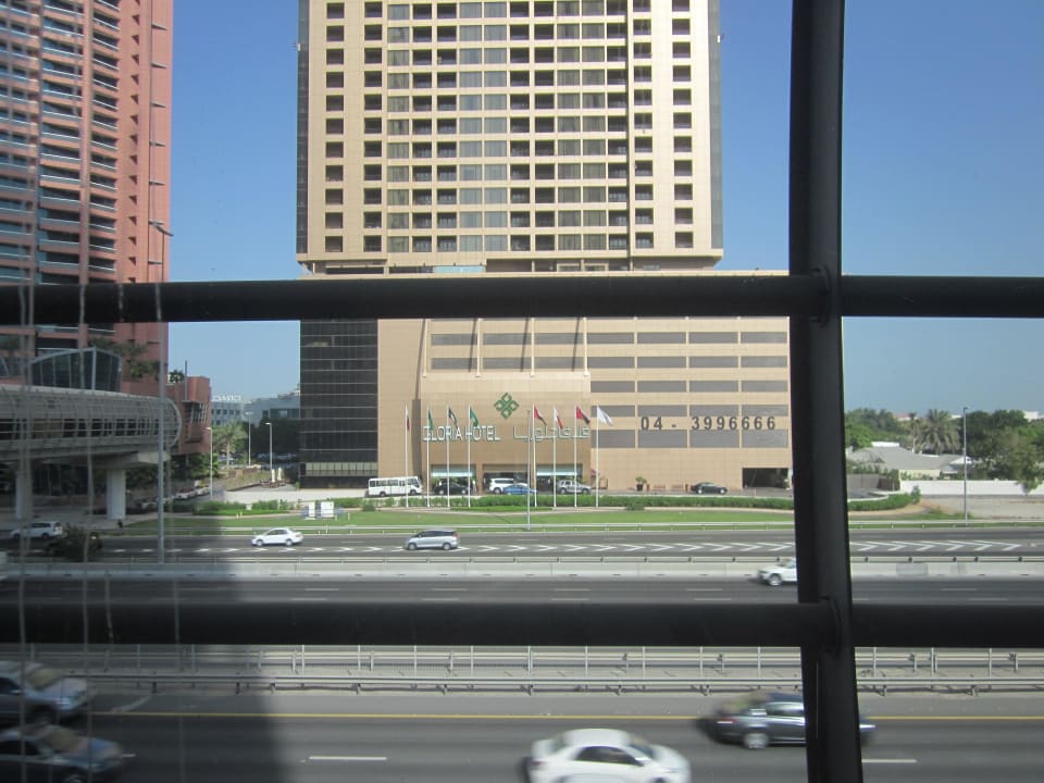 Gloria Hotel vom U - Bahnhof Two Seasons Hotel & Apartments