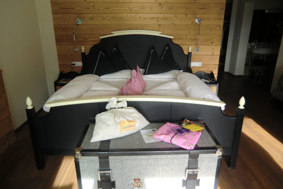 Bequemes und stillvolles Bett Quellenhof Luxury Resort Passeier