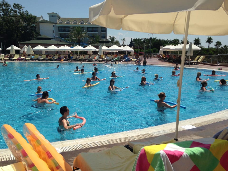 Wassergymnastik mit Animateurin Anna Hotel Turan Prince