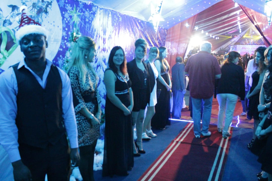 Empfang der Animateure im Festzelt   Pickalbatros Alf Leila Wa Leila Resort - Neverland Hurghada