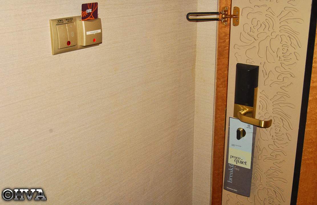 Zimmertür und Hauptschalter Sheraton Hotel Qiandao Lake Resort