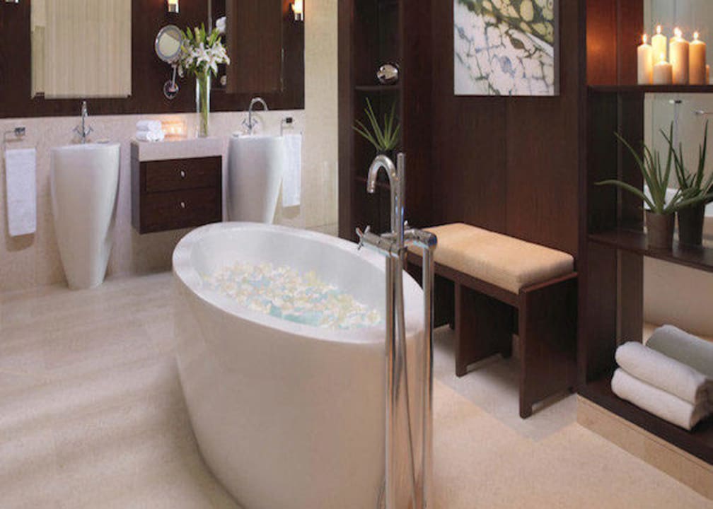 Suite Bathroom Meliá Desert Palm Dubai