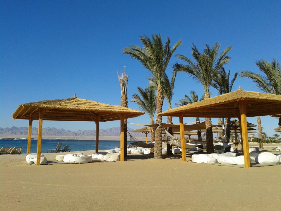 Relaxbereich am Strand ROBINSON SOMA BAY