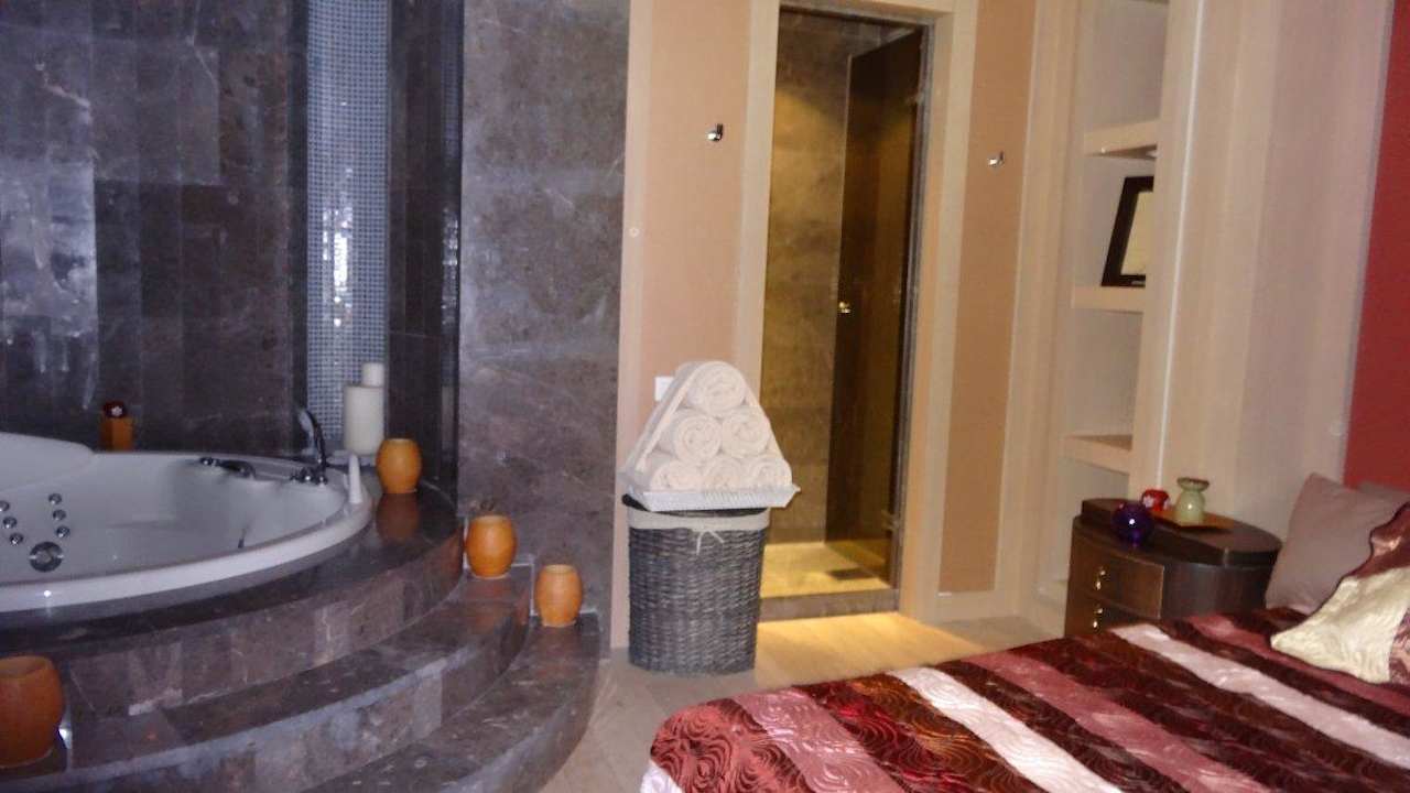 Shang-Du SPA Xanadu Snow White Hotel