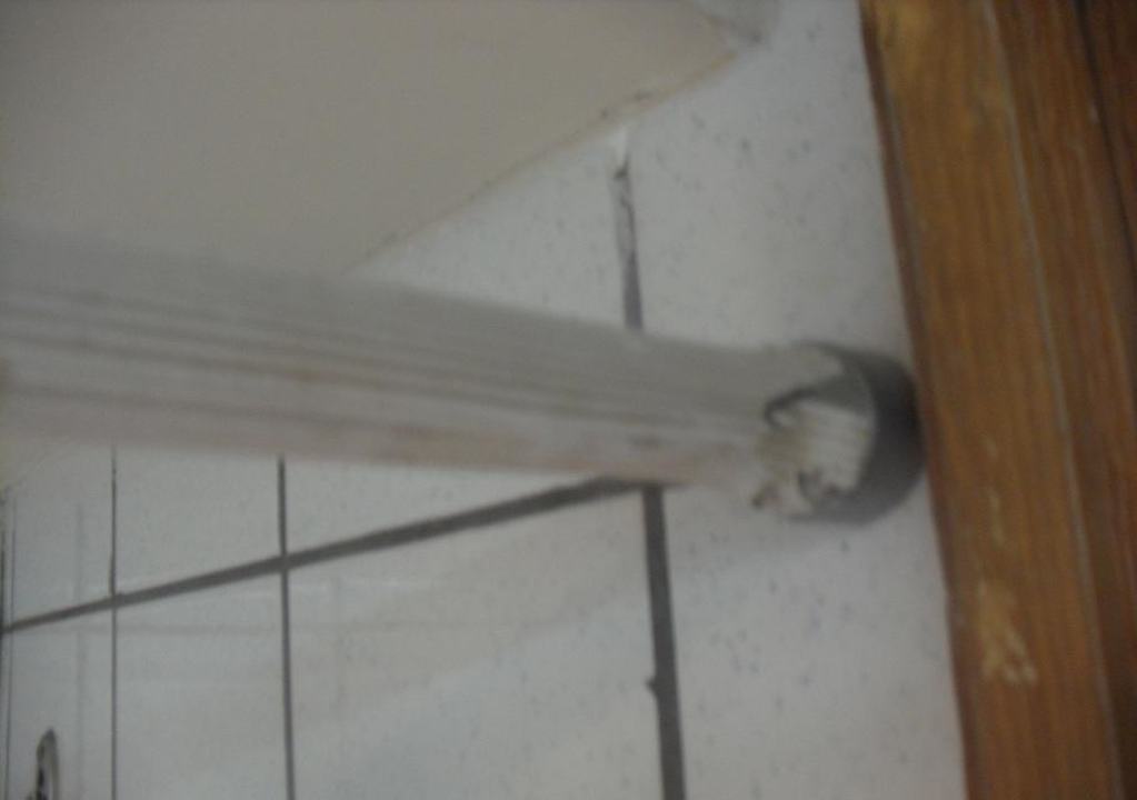 Stange vom Duschvorhang im Badezimmer SUNRISE Holidays Resort (Adults Only)