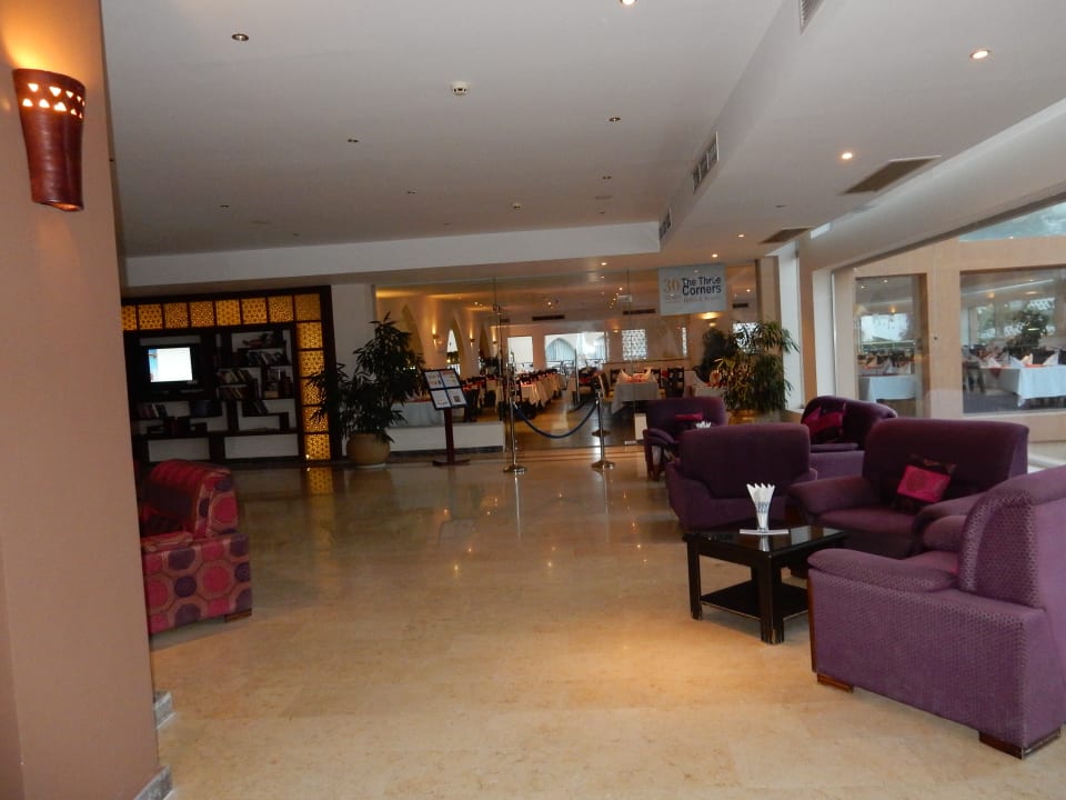 Lobby Three Corners Equinox Beach Resort