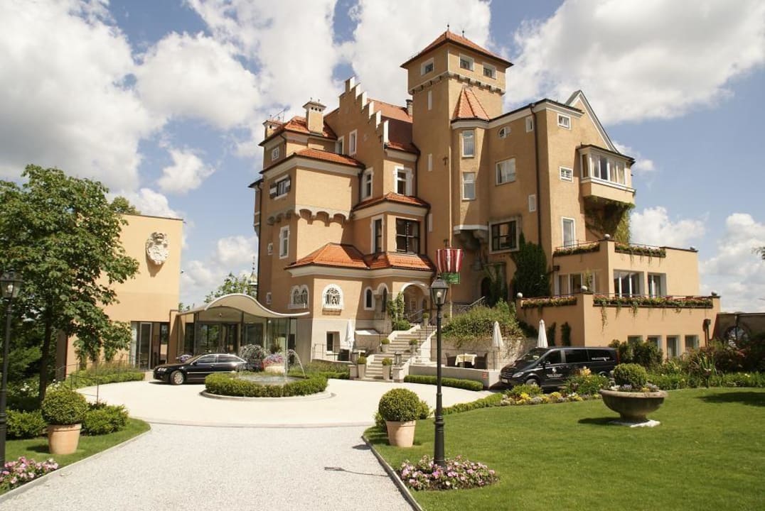 Garten - Hotelanfahrt Hotel Schloss Mönchstein