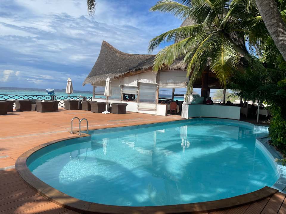 Pool Thulhagiri Island Resort