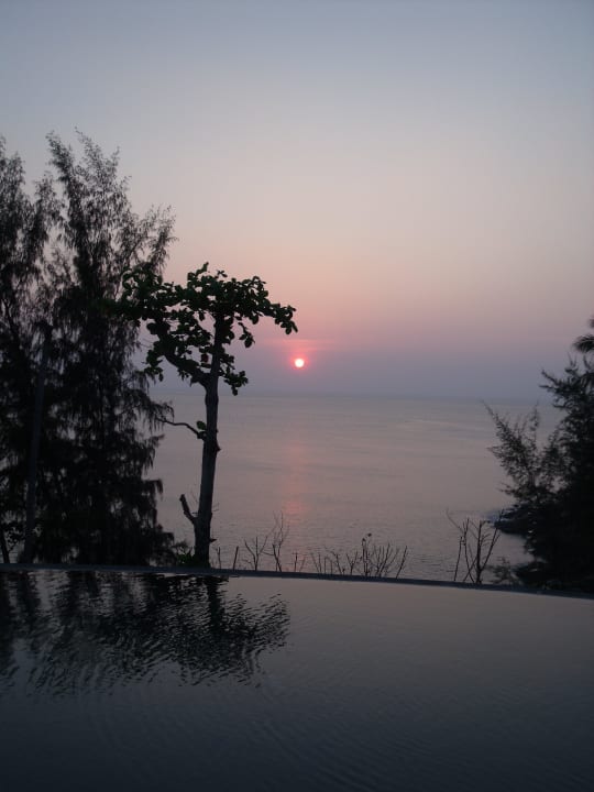Sunset an der Bar Pullman Phuket Arcadia Naithon Beach