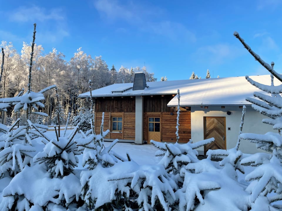 Außenansicht Hotel & Restaurant Tannenhaus Schöneck
