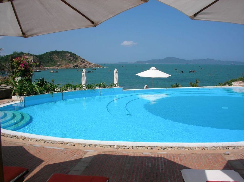 Pool mit Blick AVANI Quy Nhon Resort & Spa