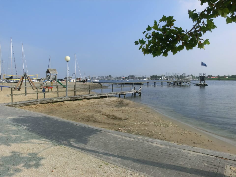 Spielplatz und Strand Villapark de Paardekreek