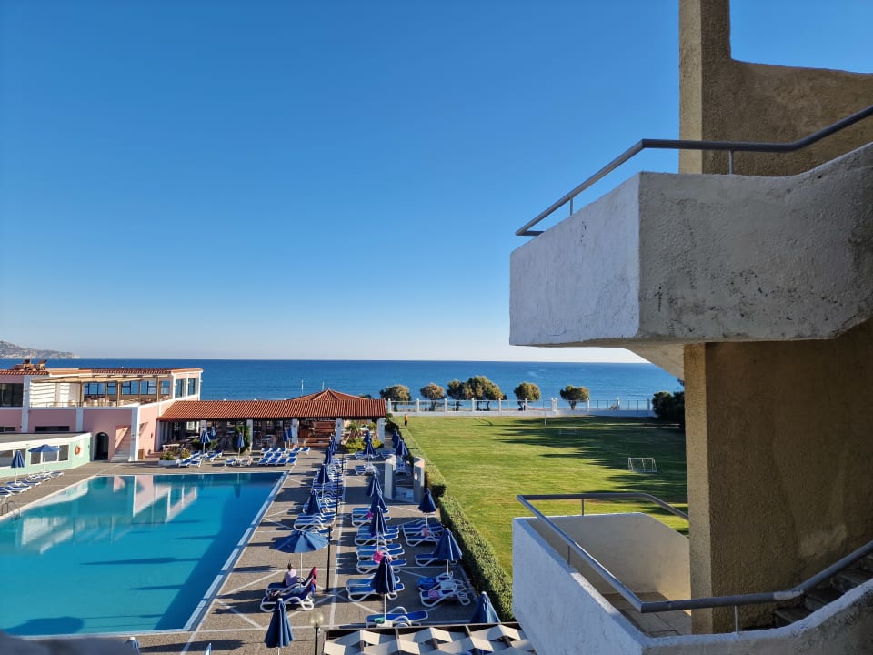 Pool Dessole Dolphin Bay Resort