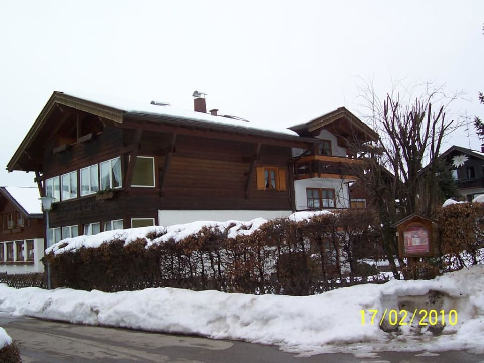 Außenansicht mit Garten Landhaus Mayer FeWo