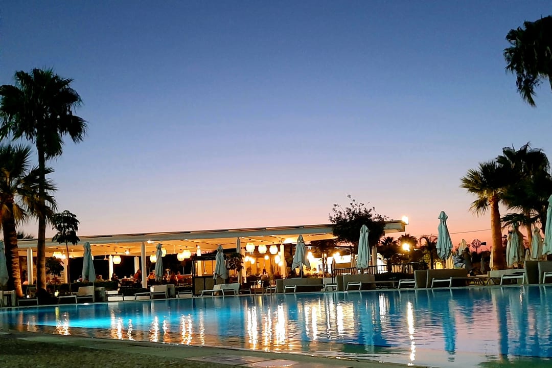 Pool Crystal Springs Beach Hotel