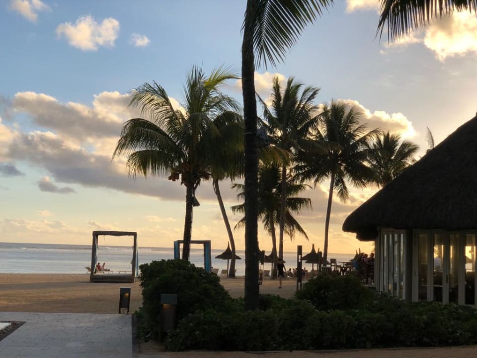 Strand Outrigger Mauritius Beach Resort