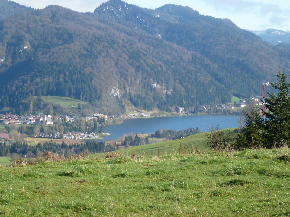 Blick auf den See von der Sommerrodelbahn aus Hotel Bellevue am See