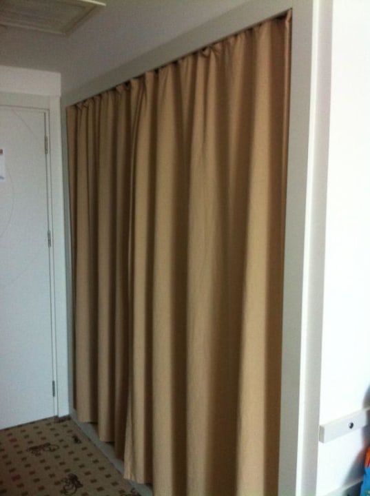 Schrank Hotel Baia Lara