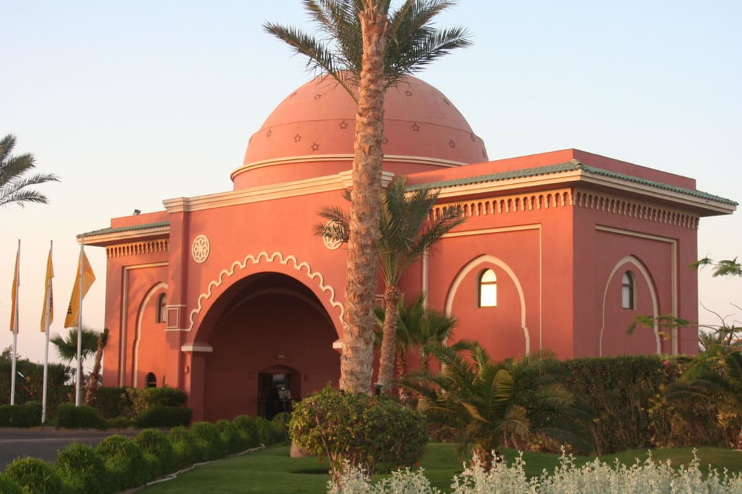 Eingang Sea club / Life - Garden Charmillion Gardens Aquapark