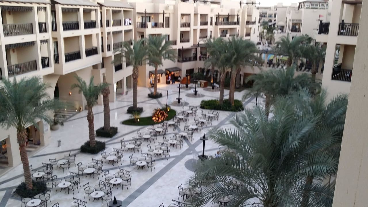 Innenhof Steigenberger Aqua Magic