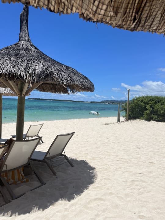 Strand Friday Attitude