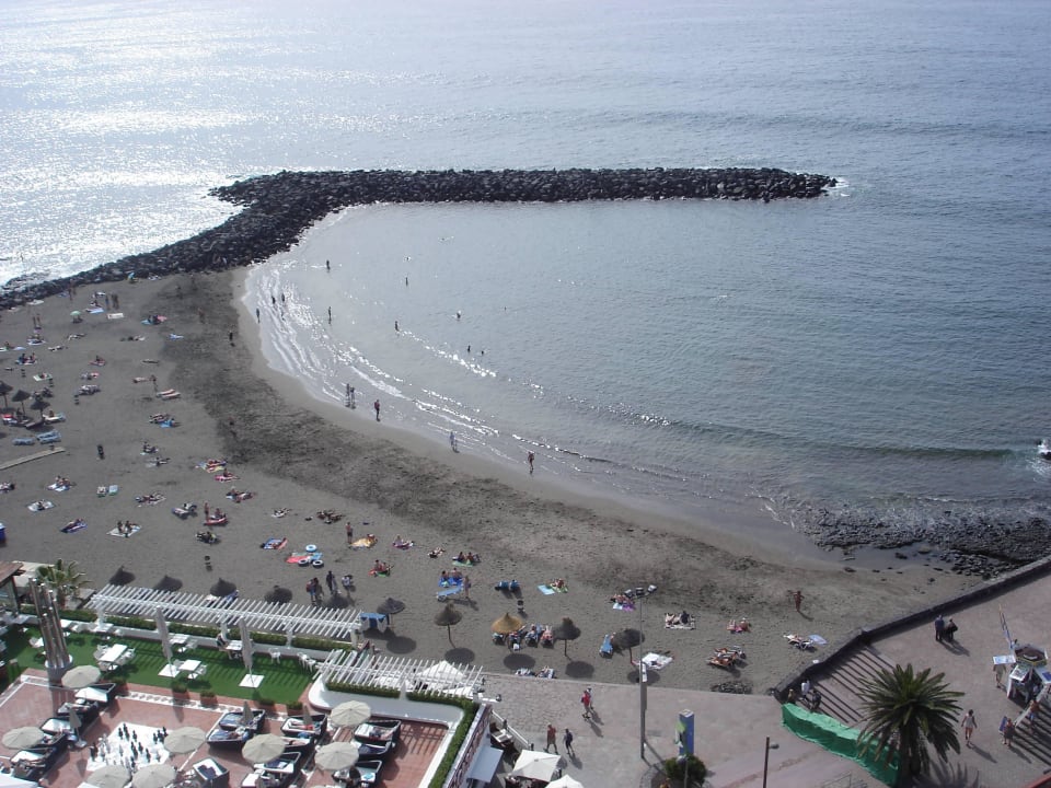 Blick vom Zimmer auf Tl. d. Hotelanlg. u. Strand H10 Gran Tinerfe - Adults only