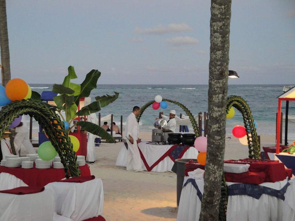 Abendessen am Strand Punta Cana Princess All Suites Resort & Spa