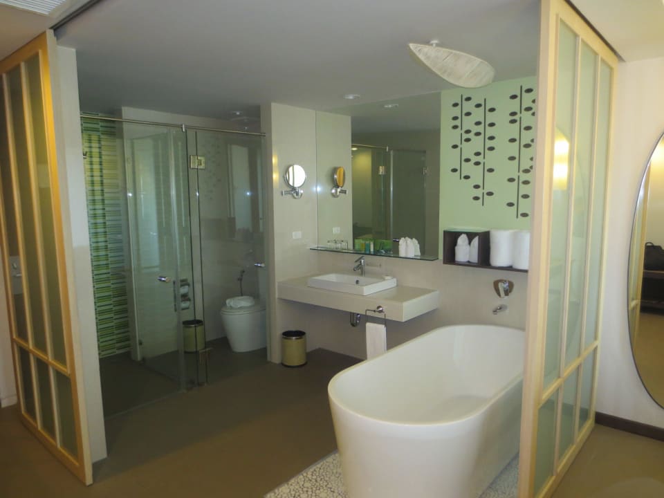 Badezimmer mit Schiebetür Seaside Junior Suite The Sands Khao Lak by Katathani