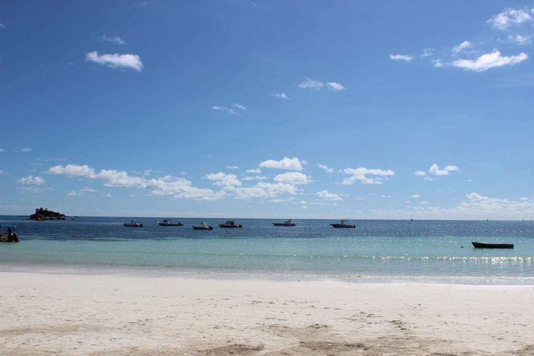 Strandbereich am Hotel bei Ebbe Hotel Village du Pecheur