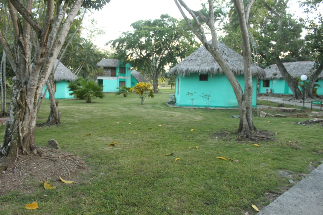 Hübsche, ruhige Gartenanlage Hotel Los Caneyes