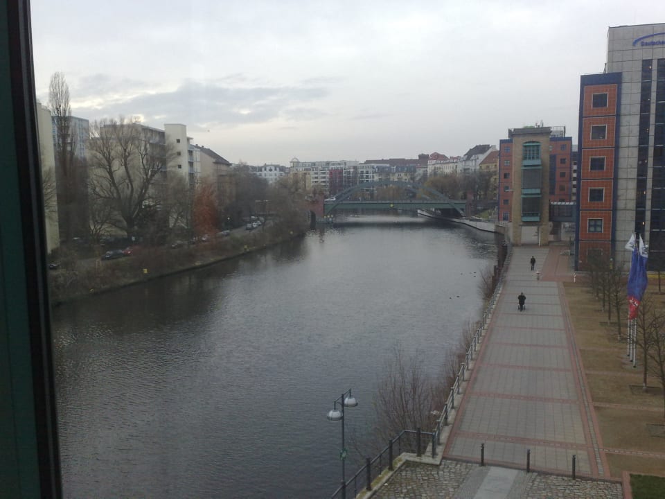 Seitlicher Spreeblick AMERON Berlin ABION Spreebogen Waterside