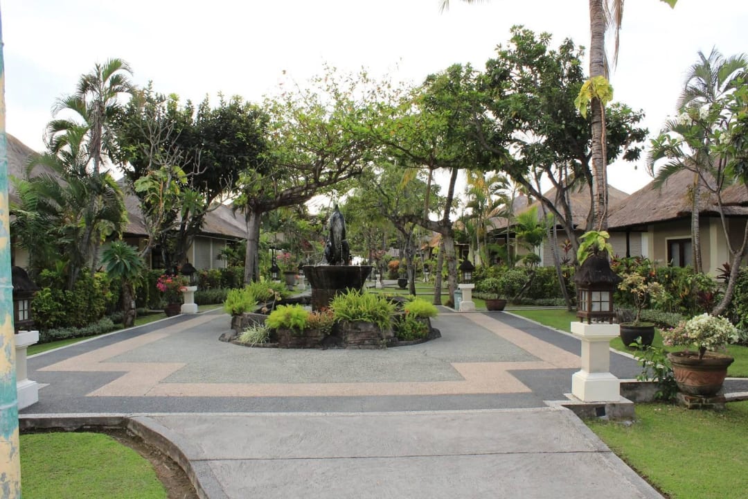 Sehr sauberer Garten Hotel Aneka Lovina