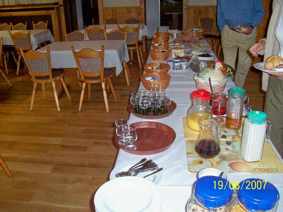 Das Frühstücksbuffet Landgasthof Hotel Zum Storchennest