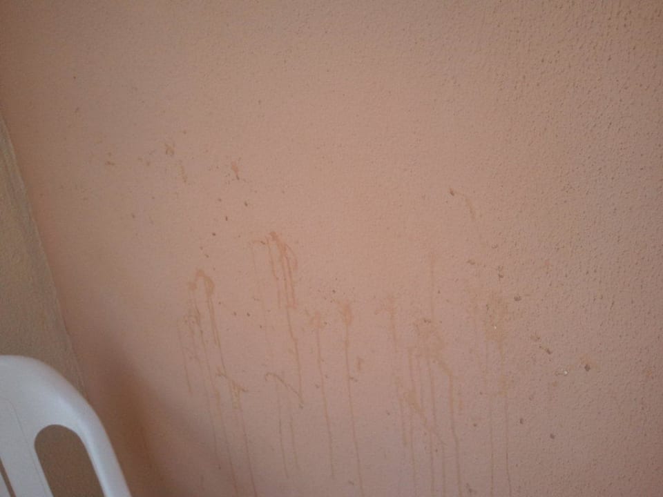 Flecken an der Außenwand des Balkons HM Dunas Blancas