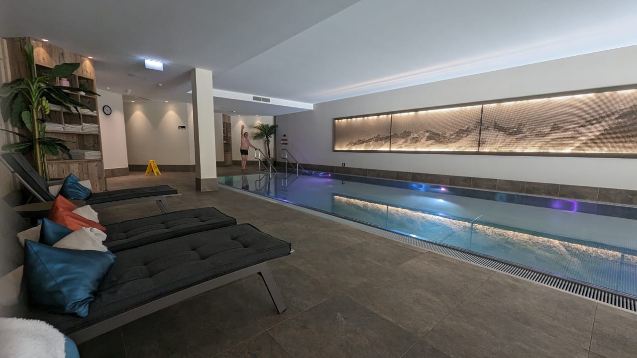 Pool AMERON Davos Swiss Mountain Resort