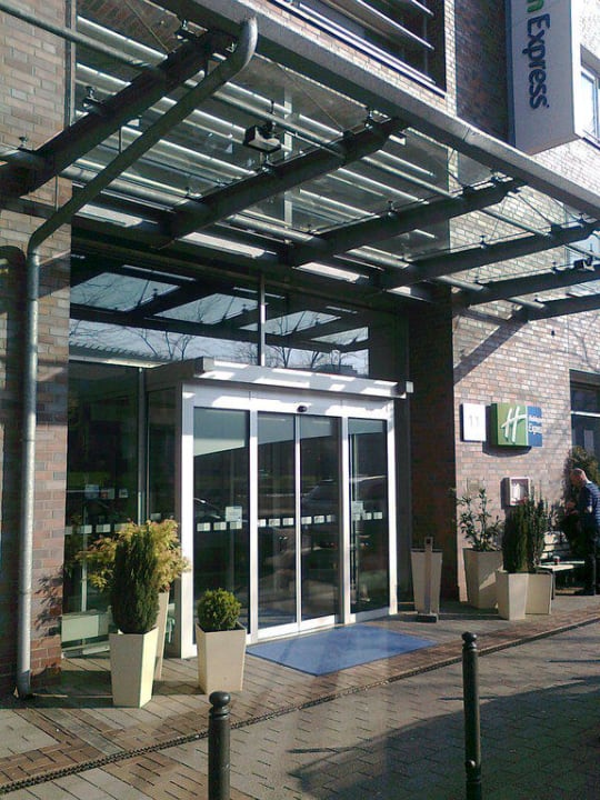 Eingangsbereich Premier Inn Essen City Limbecker Platz