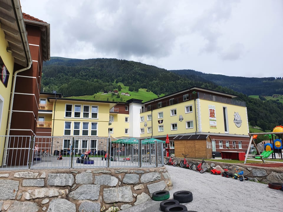 Außenansicht Hotel Wolkensteinbär